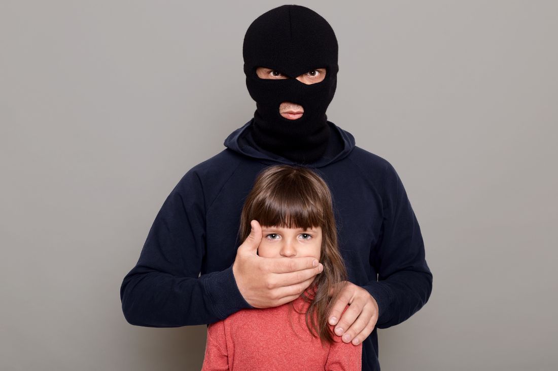 婚姻破滅，我想和小孩一起遠離是非，為何我被告略誘罪 ?