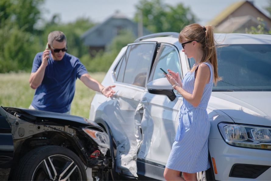 【車禍理賠求償】發生車禍該如何處理？要求償多少金額？了解 5 個賠償項目、 4 大律師委任優勢